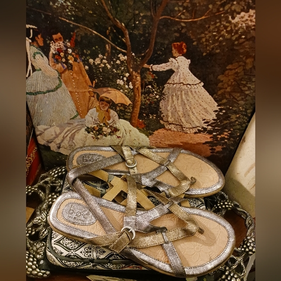 👡Boc Born Concept Lady Size 11 Bronze Silver Ankle Strap Flat Gladiator Sandal - Picture 5 of 11